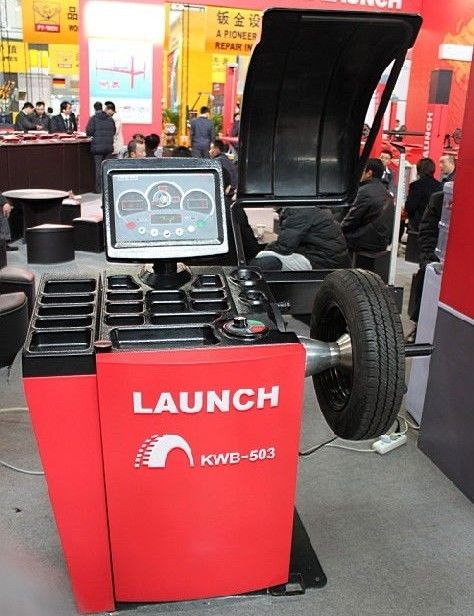 Durable Auto Workshop Equipment , 40'' 3D Sensor Wheel Balance Machine With LED Display